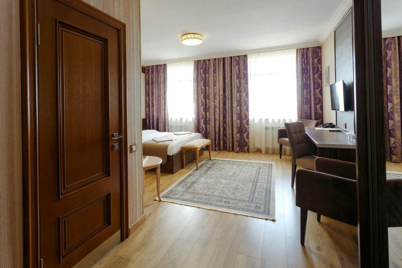 Sacvoyage Hotel Алмати Екстер'єр фото